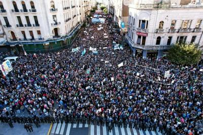 Argentina: Porqué la CSI se solidariza con los sindicatos en su lucha por la democracia?