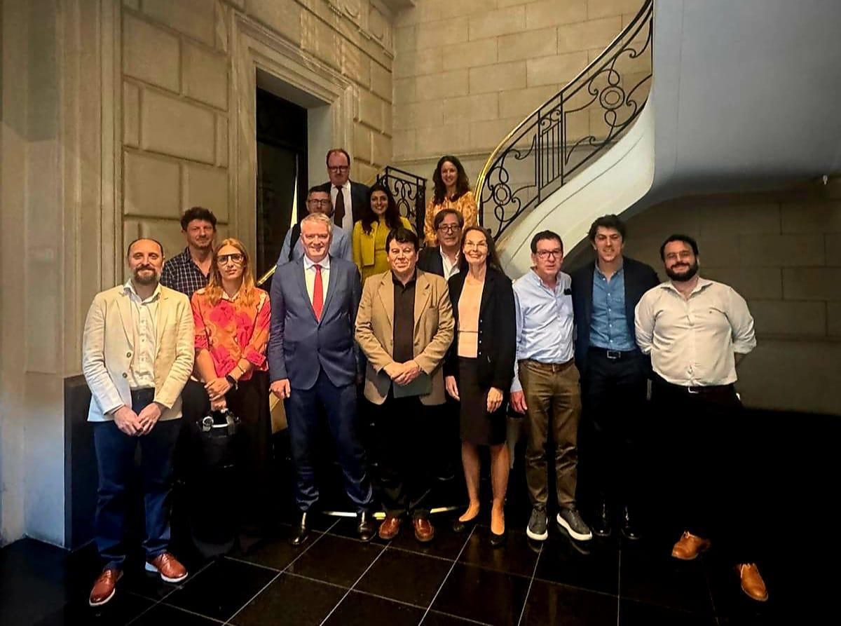 Firma de Acta de aceptación de cargos