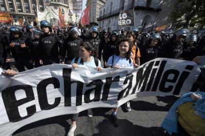 La CSI apoya la lucha sindical por los derechos laborales en Argentina.